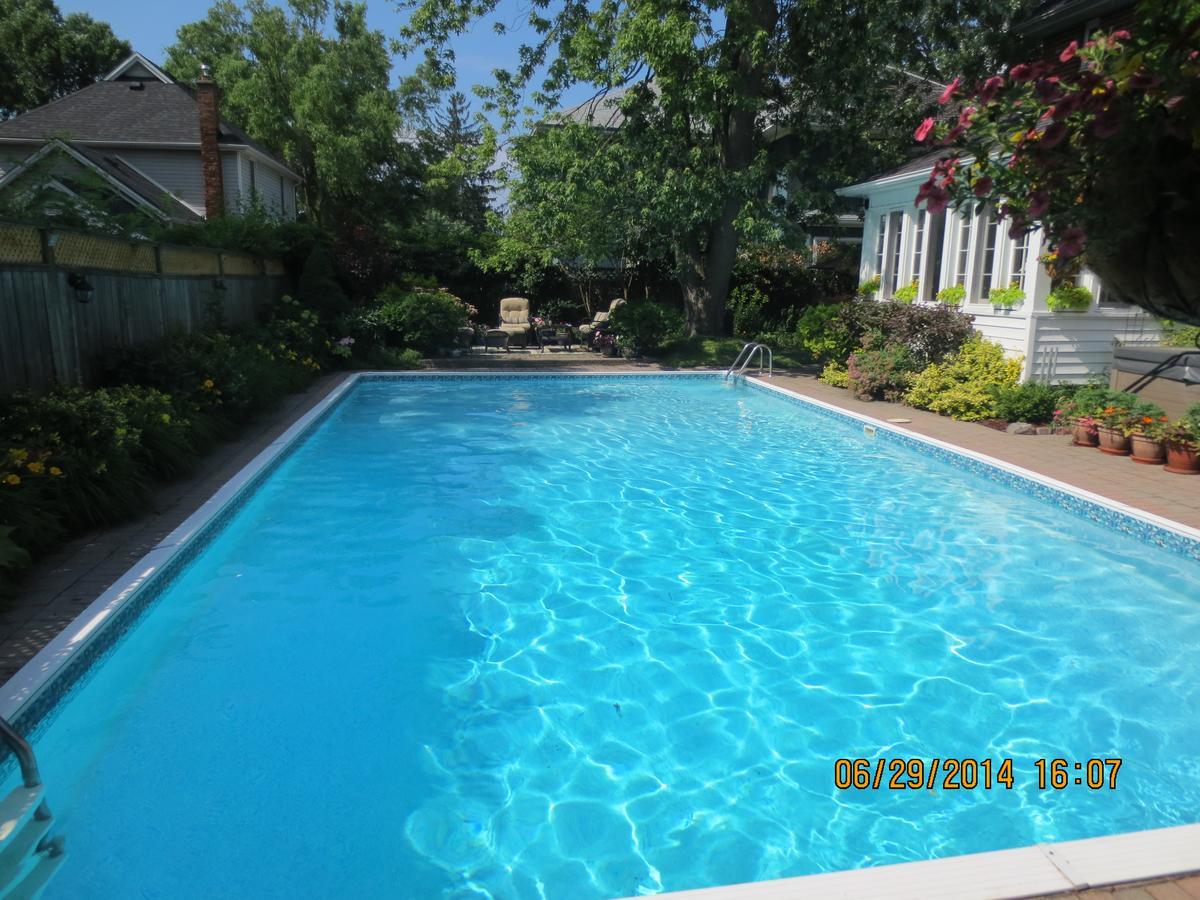 Robinsong Bed and Breakfast Thorold Esterno foto