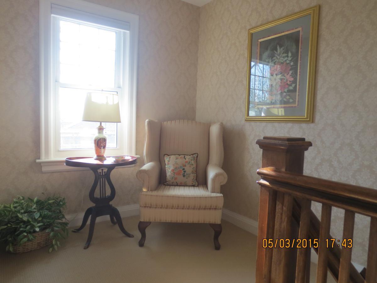 Robinsong Bed and Breakfast Thorold Esterno foto