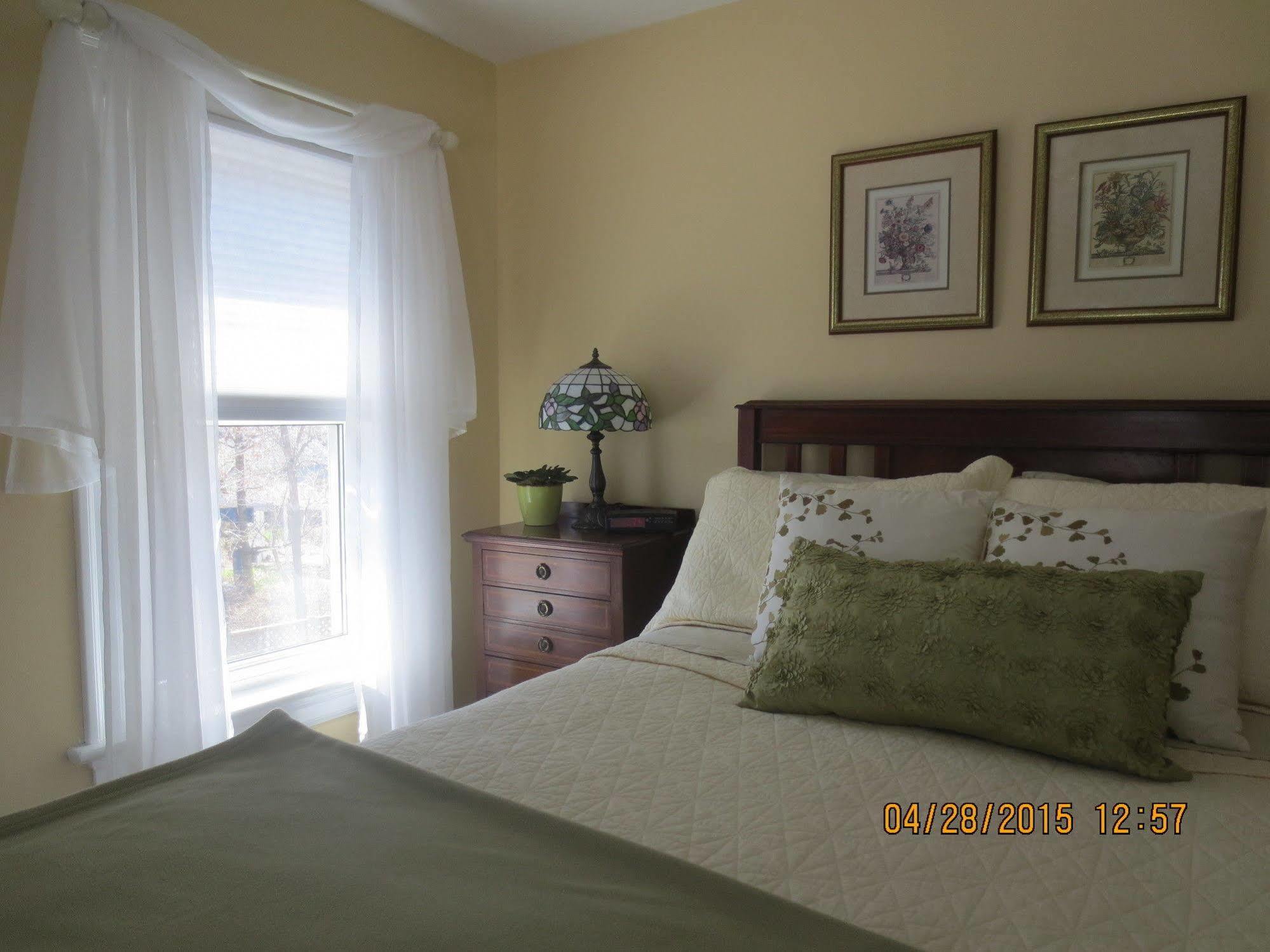 Robinsong Bed and Breakfast Thorold Esterno foto